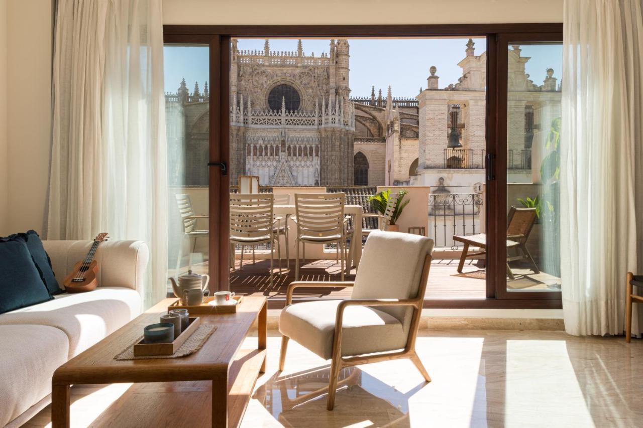 Puerta Catedral Seville