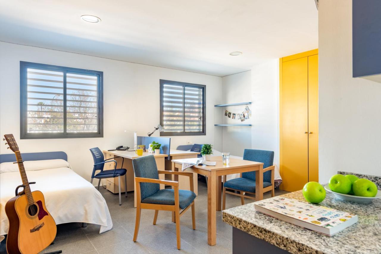 Micampus Estanislao Del Campo, Student Apartment