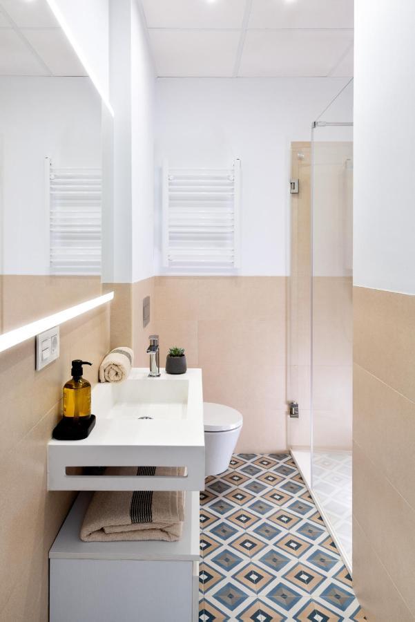 Komodo Puerta Osario Apartment Seville