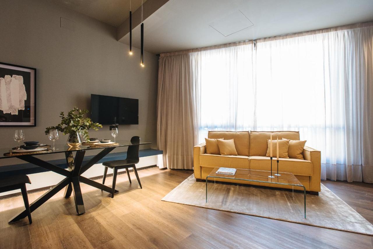 Apartment Muralla By Lola Seville
