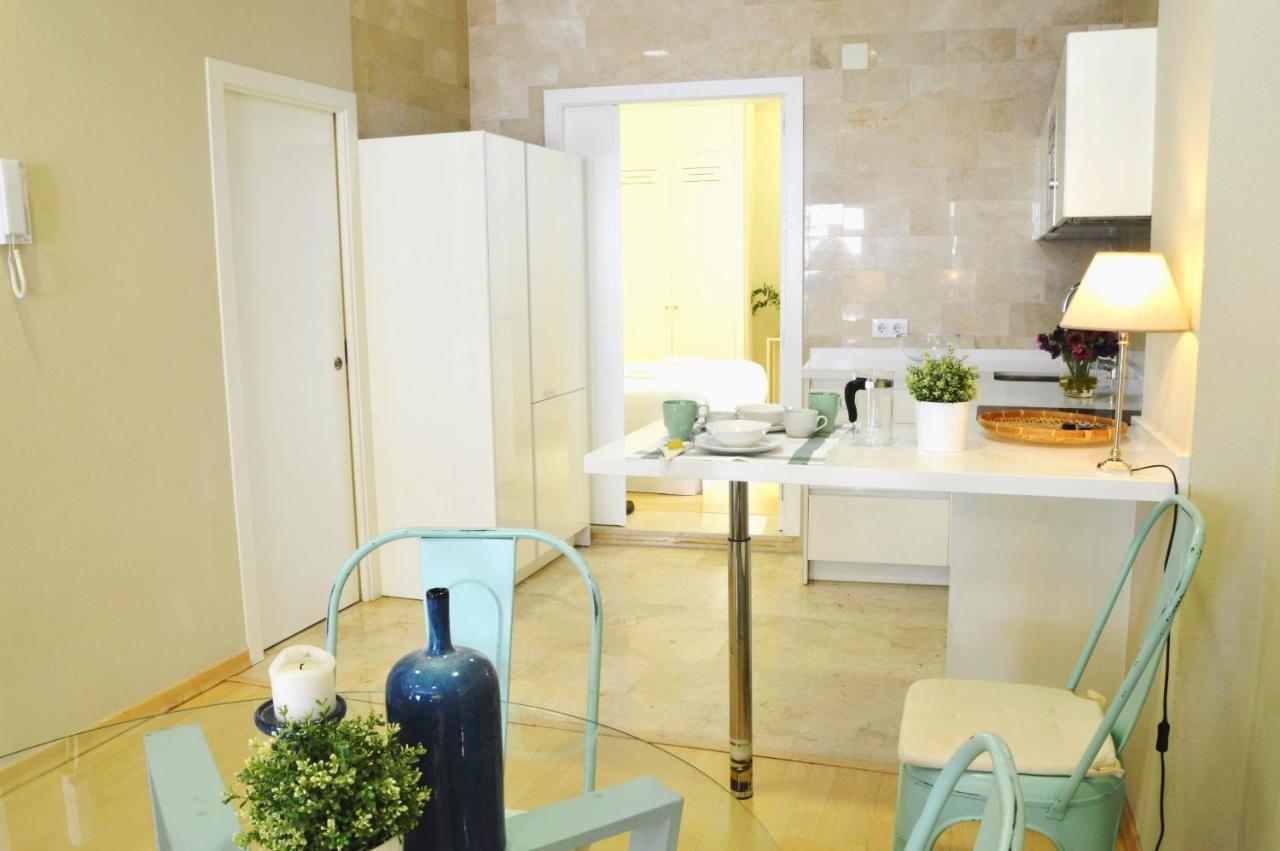 Apartment Homeyseville-penthouse Cathedral Tomas De Ibarra St 6 Pax, Parking Optional