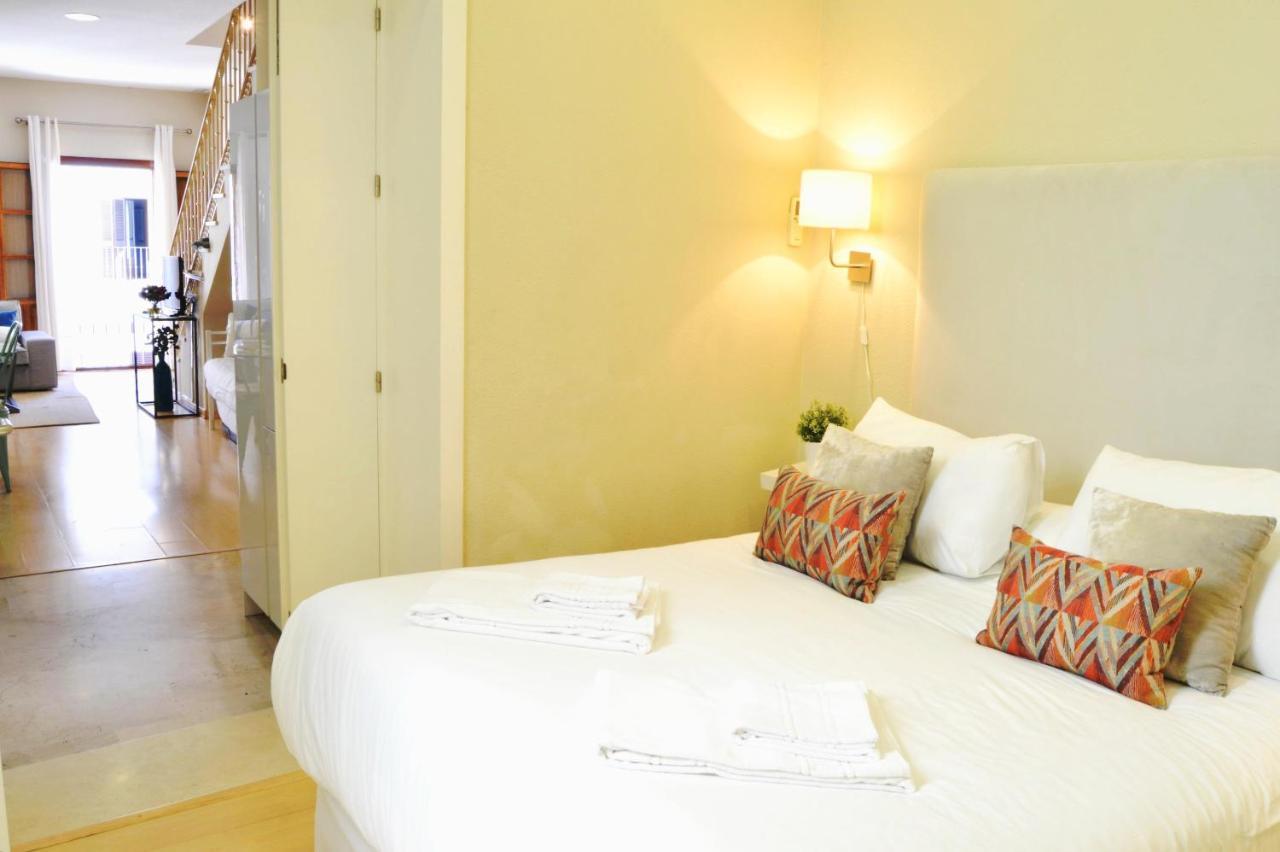 Homeyseville-penthouse Cathedral Tomas De Ibarra St 6 Pax, Parking Optional Apartment Seville