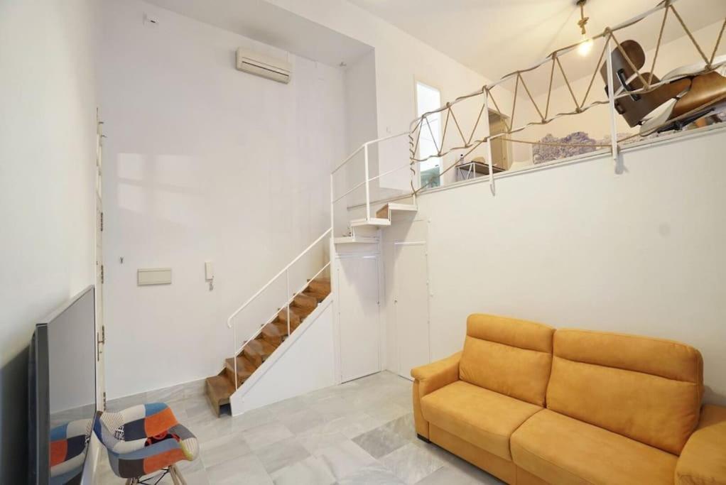Optimus Duplex Loft Apartment