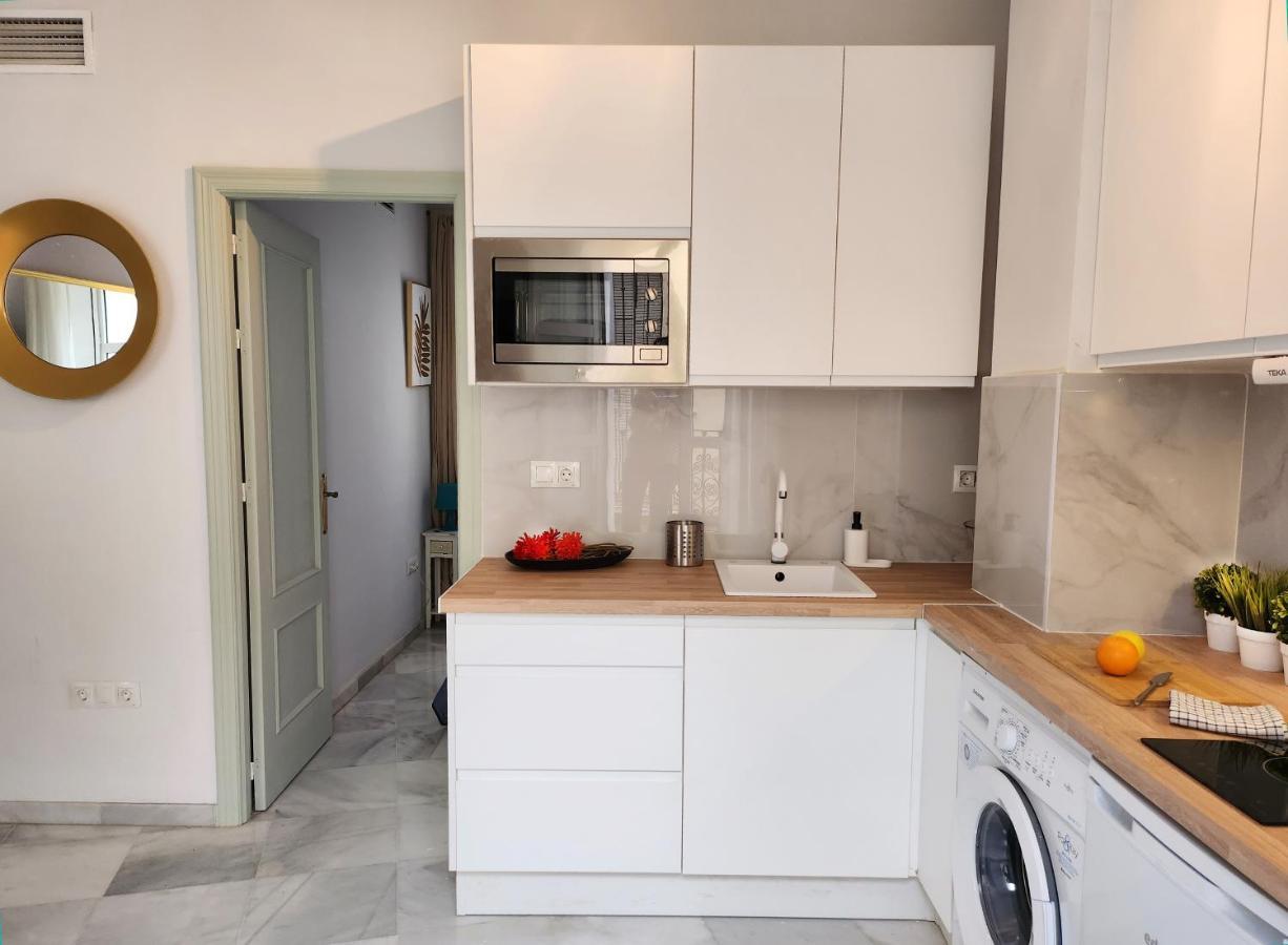 Lovely Center - Balcony Lux Sol Apartment *