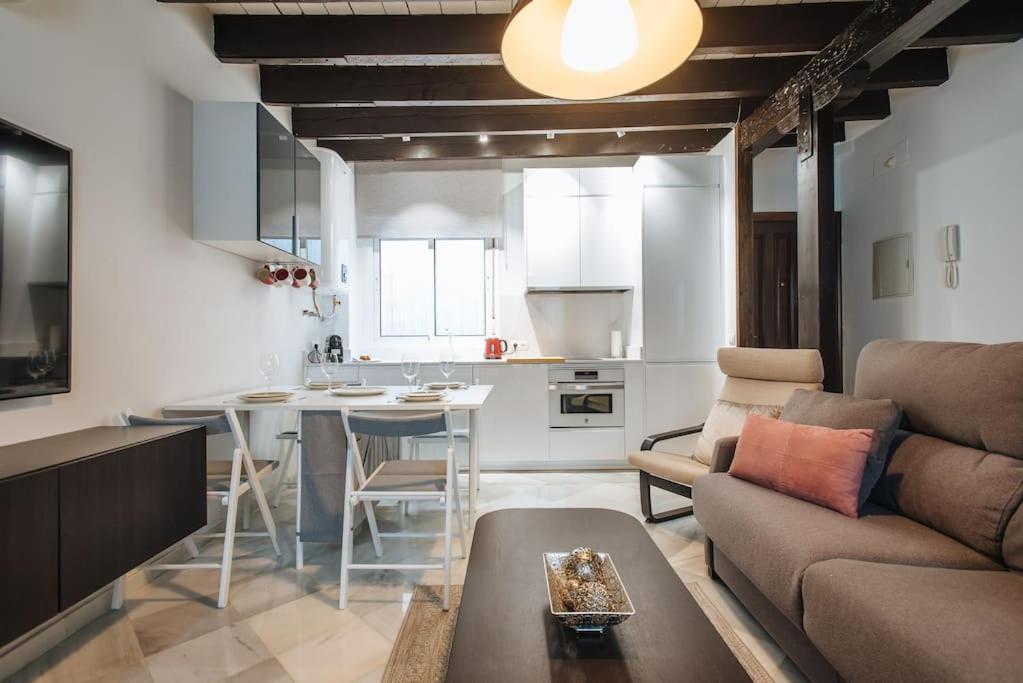 Ad2b Apartment, 300m From Cathedral With 2br Apartamento Sevilla