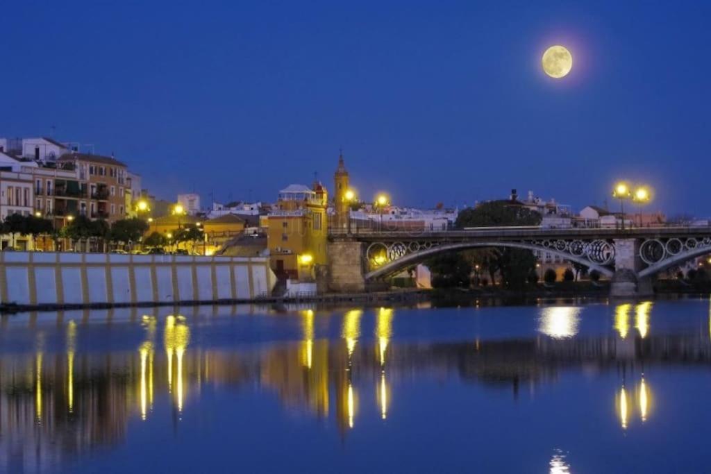 Ad2b Apartment, 300m From Cathedral With 2br Sevilla