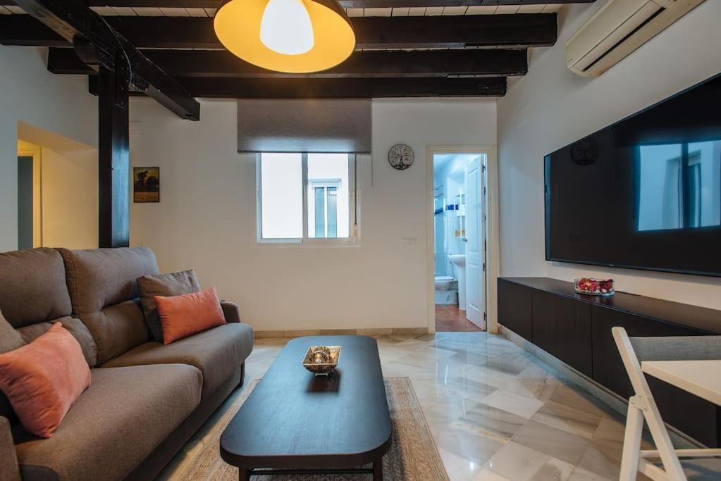 Ad2b Apartment, 300m From Cathedral With 2br Apartamento Sevilla