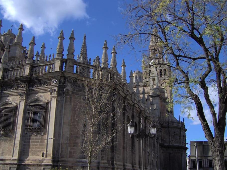 Ad2b Apartment, 300m From Cathedral With 2br Sevilla