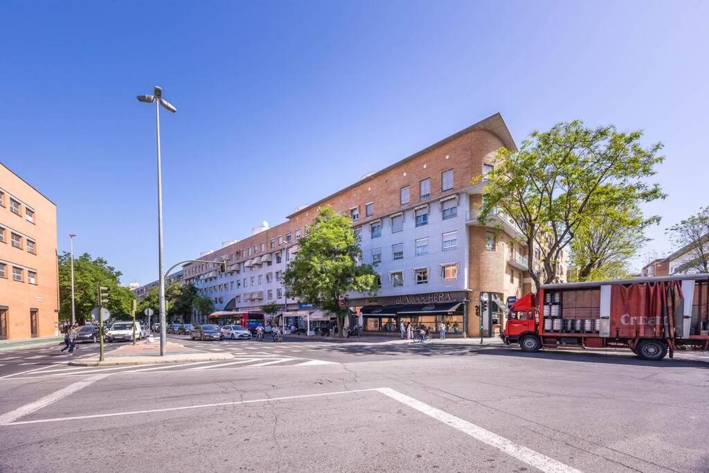 Ronda De Triana 45 *