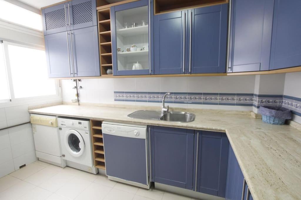 Clasica: Amigos Y Familia. Parking Gratis! Apartment Seville