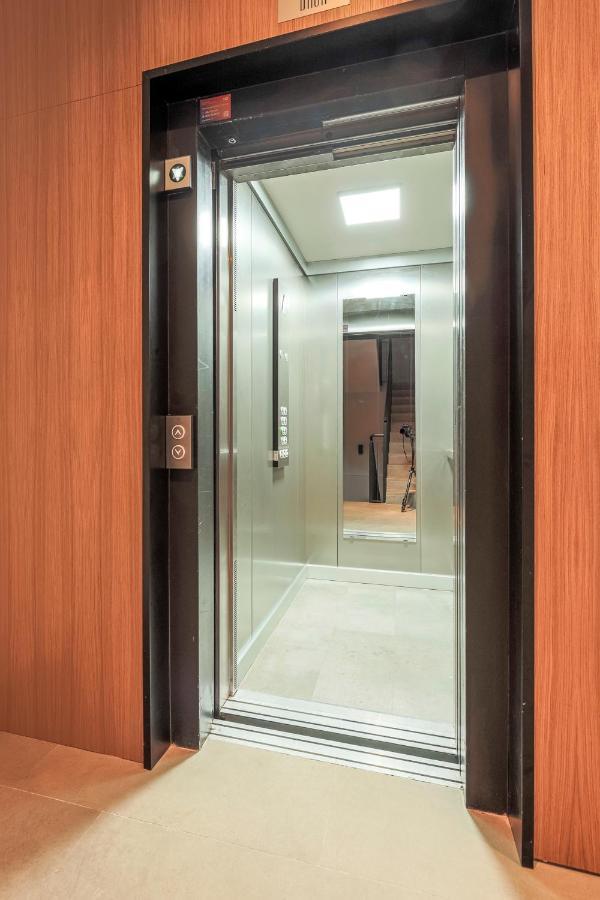 Uxama Luxury Penthouse En Triana - Terraza Y Parking Privados - Piscina *