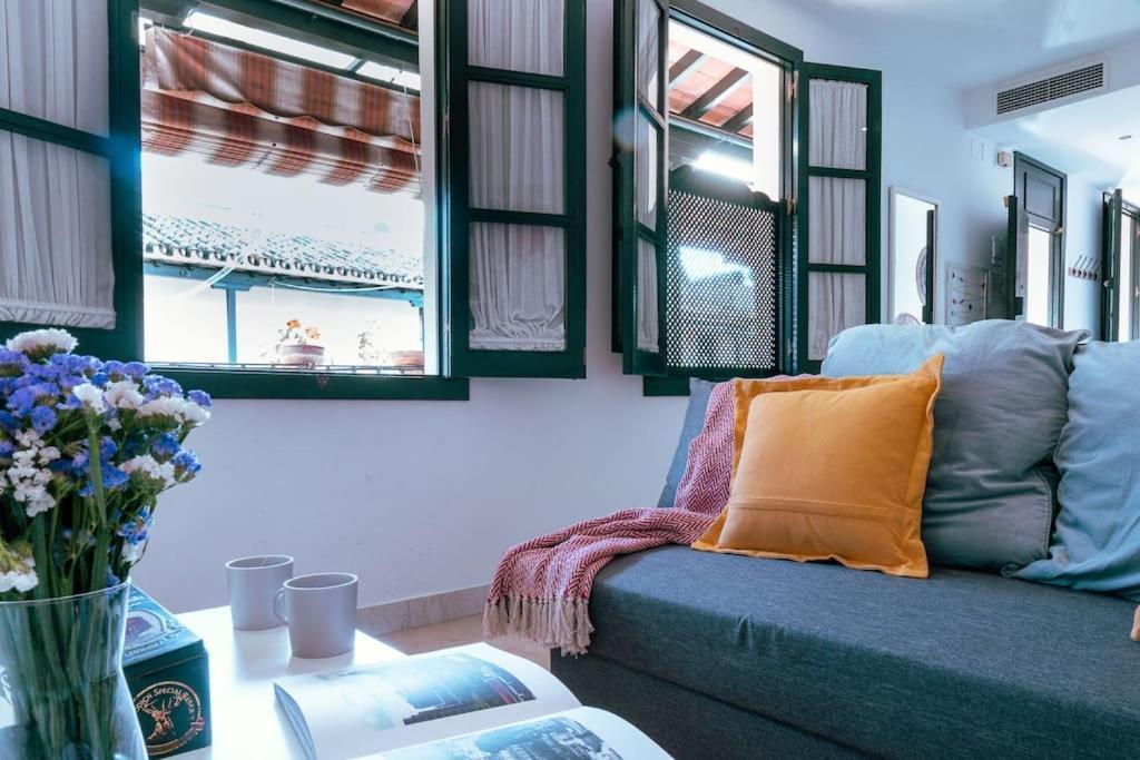 Apartamento Con Encanto En Patio Sevillano