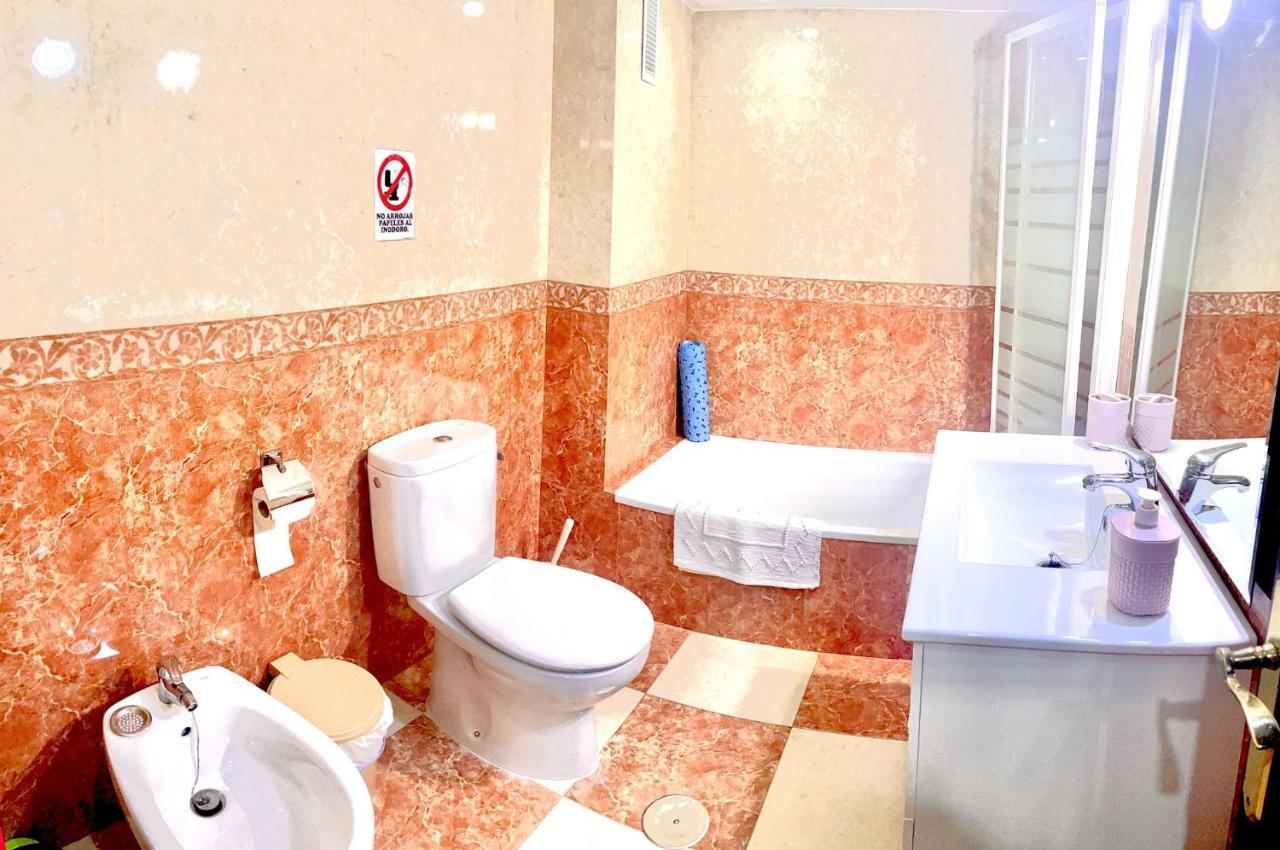 Zona Palacio De Dueñas Y Setas * Sevilla
