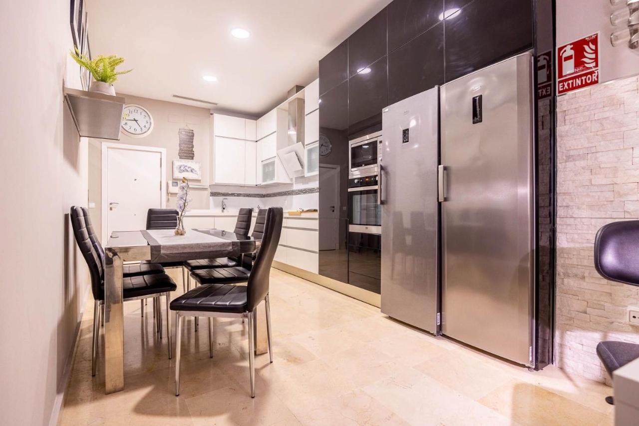 Luxe Town Hall Apartment