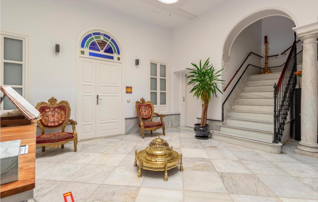 Amazing In With Kitchen Seville
