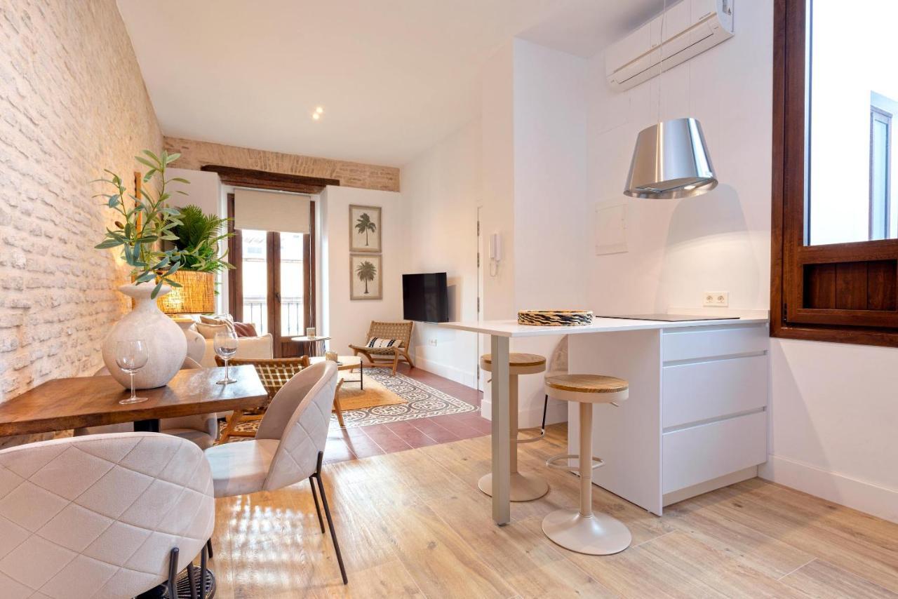 Genteel Santas Patronas Apartment Seville