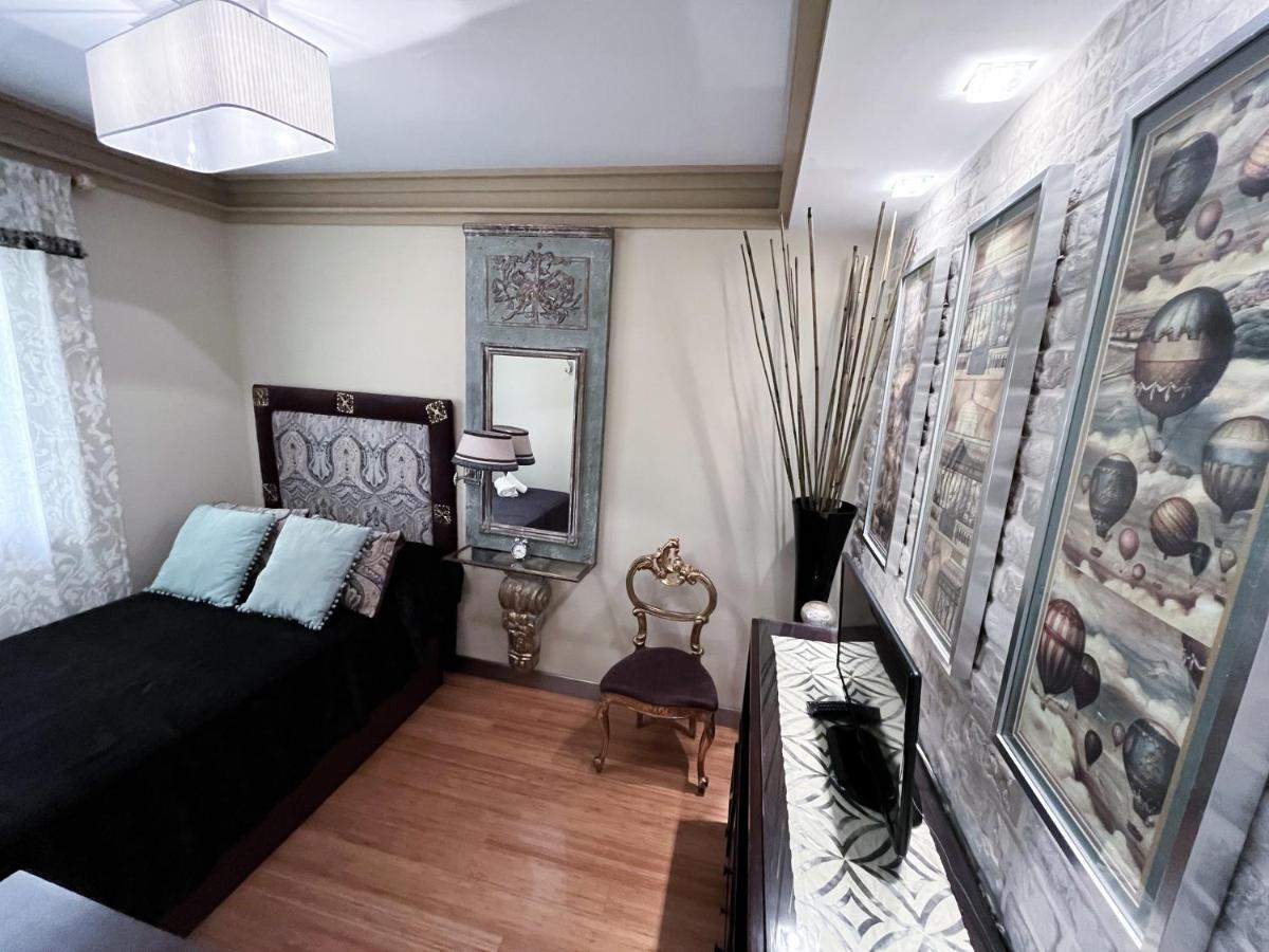 180 Luxury N. De Angeles Apartment *