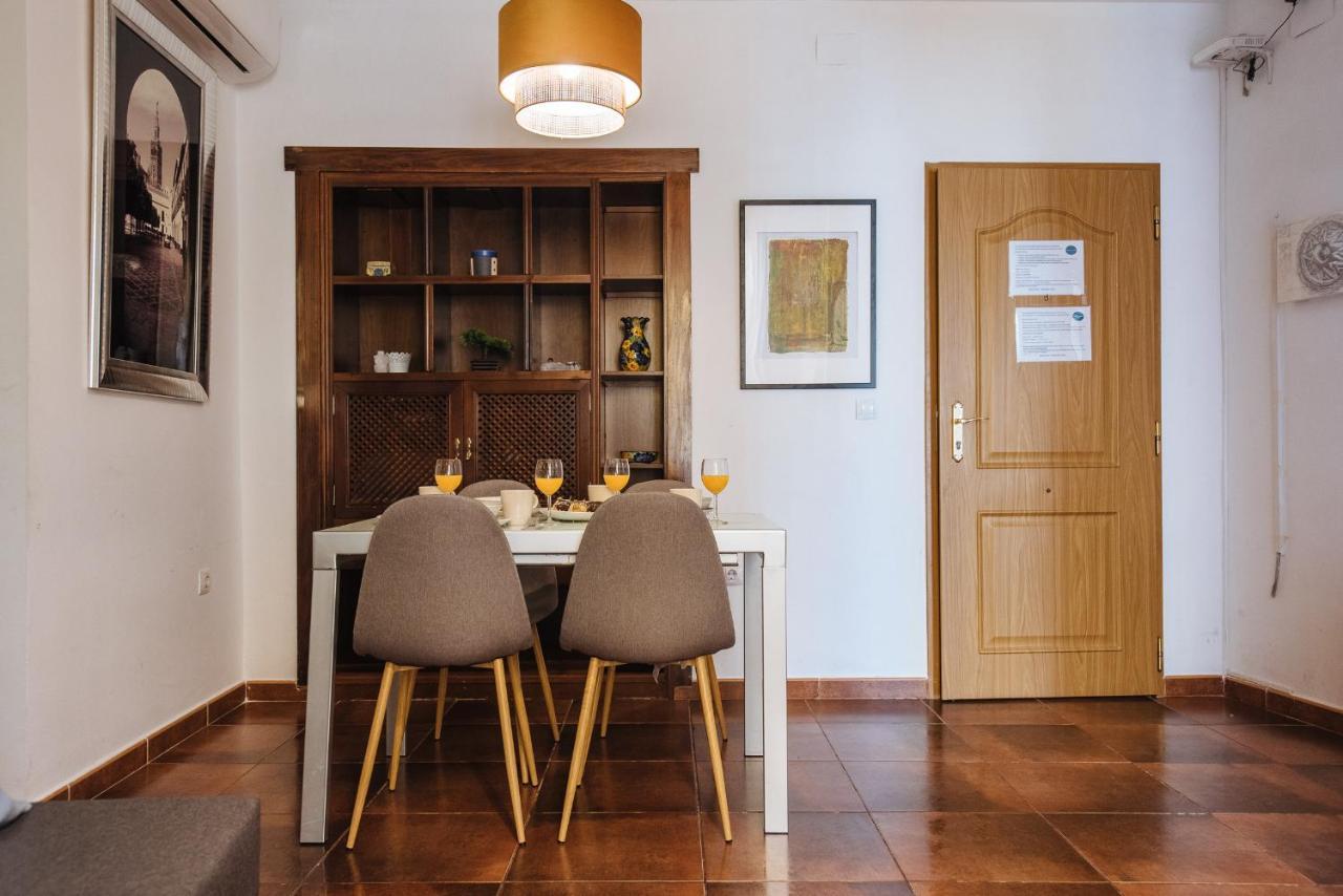 Apartment Homeyseville- Bright At Santa Cruz 6 Pax, Parking Optional Seville