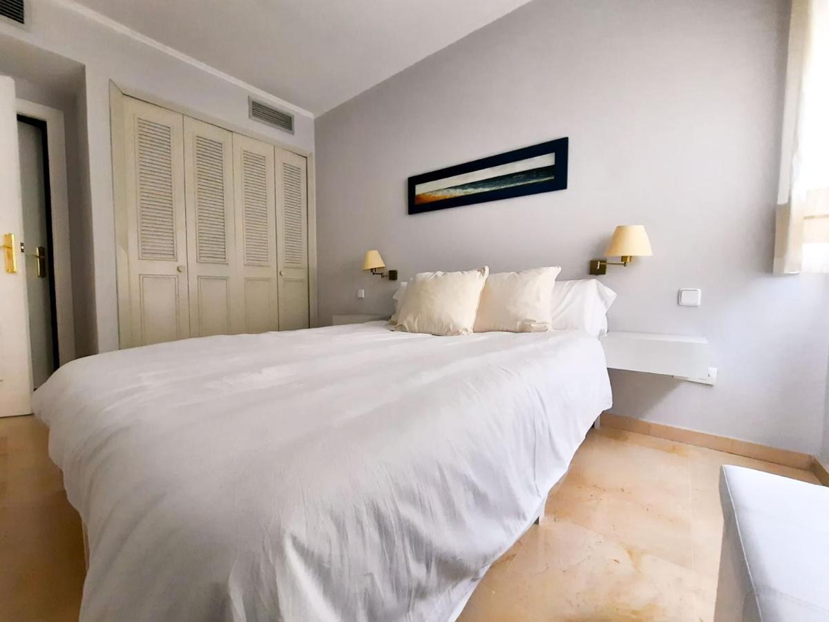 Apartment Torre Triana, Parking Free Gratis! Seville