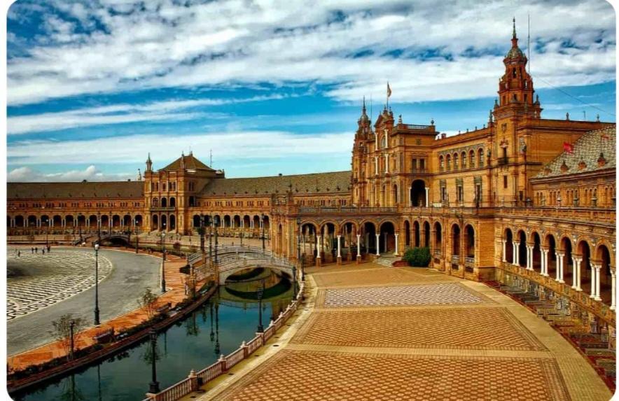 Luminoso Seville