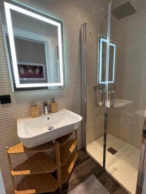 Apartment Deluxe Twobedroom Downtown *