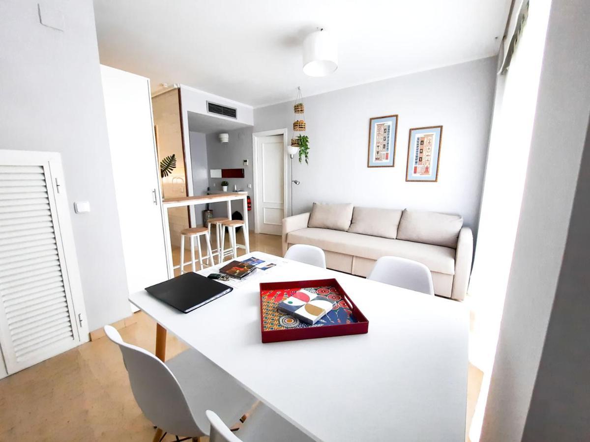 Apartment Torre Triana, Parking Free Gratis! Seville