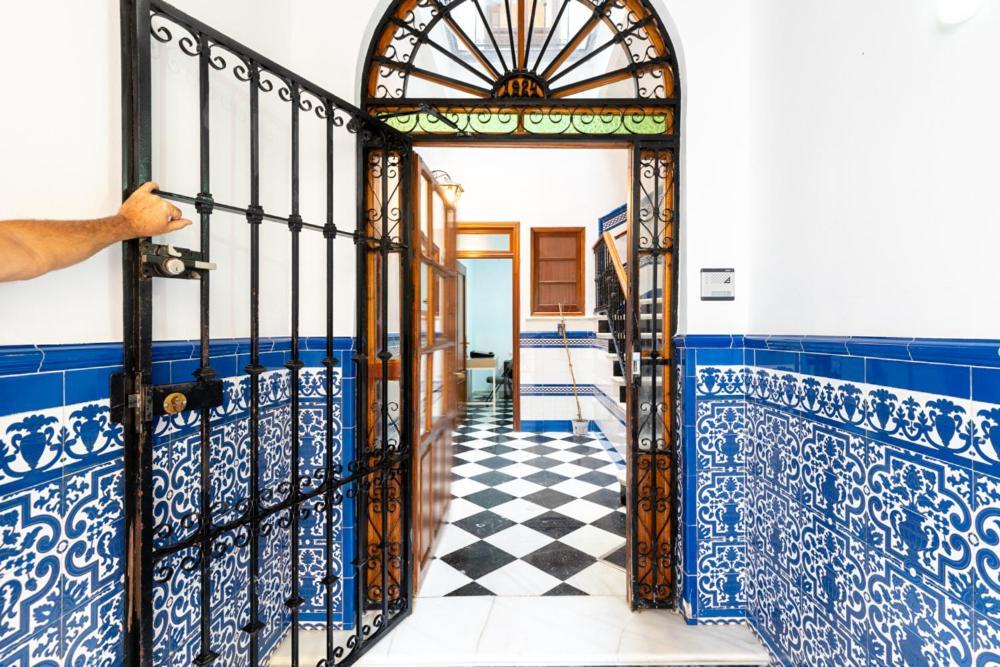 La Casa * Seville