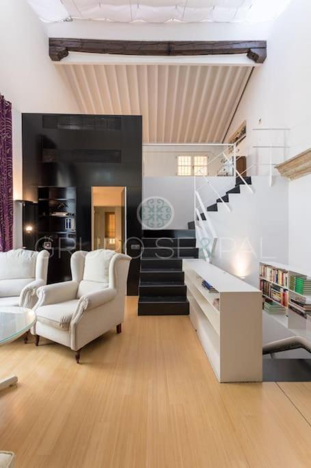 Ad10 Full House Near Cathedral By Antonia Diaz Street * Seville