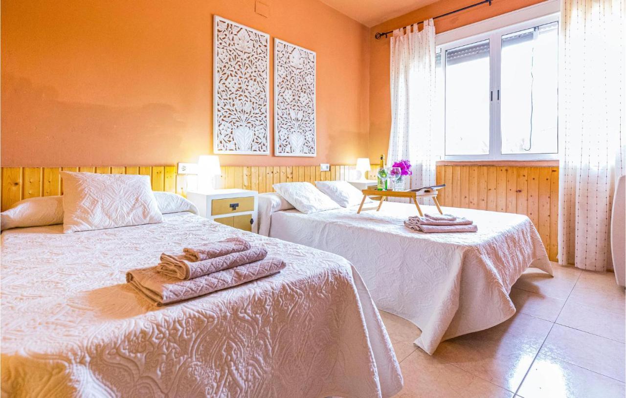 Beautiful In With 3 Bedrooms, Wifi And Swimming Pool Сasa de vacaciones
