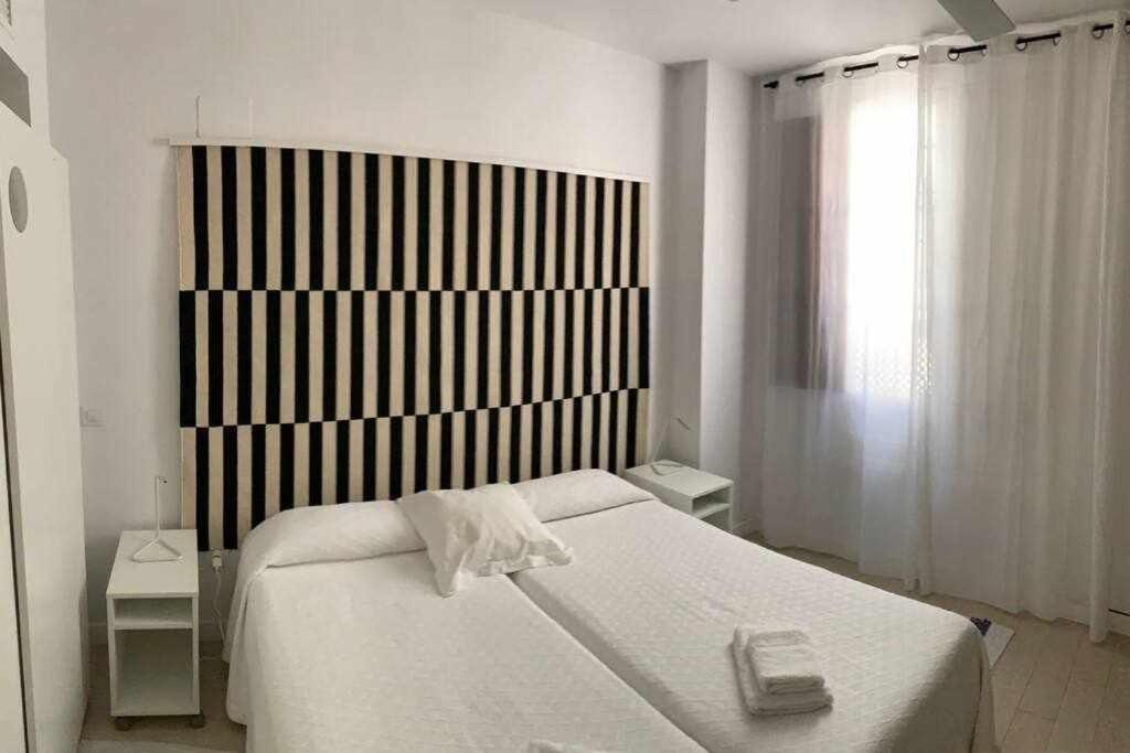 Precioso Lugar En Barrio Sta Cruz * Sevilla