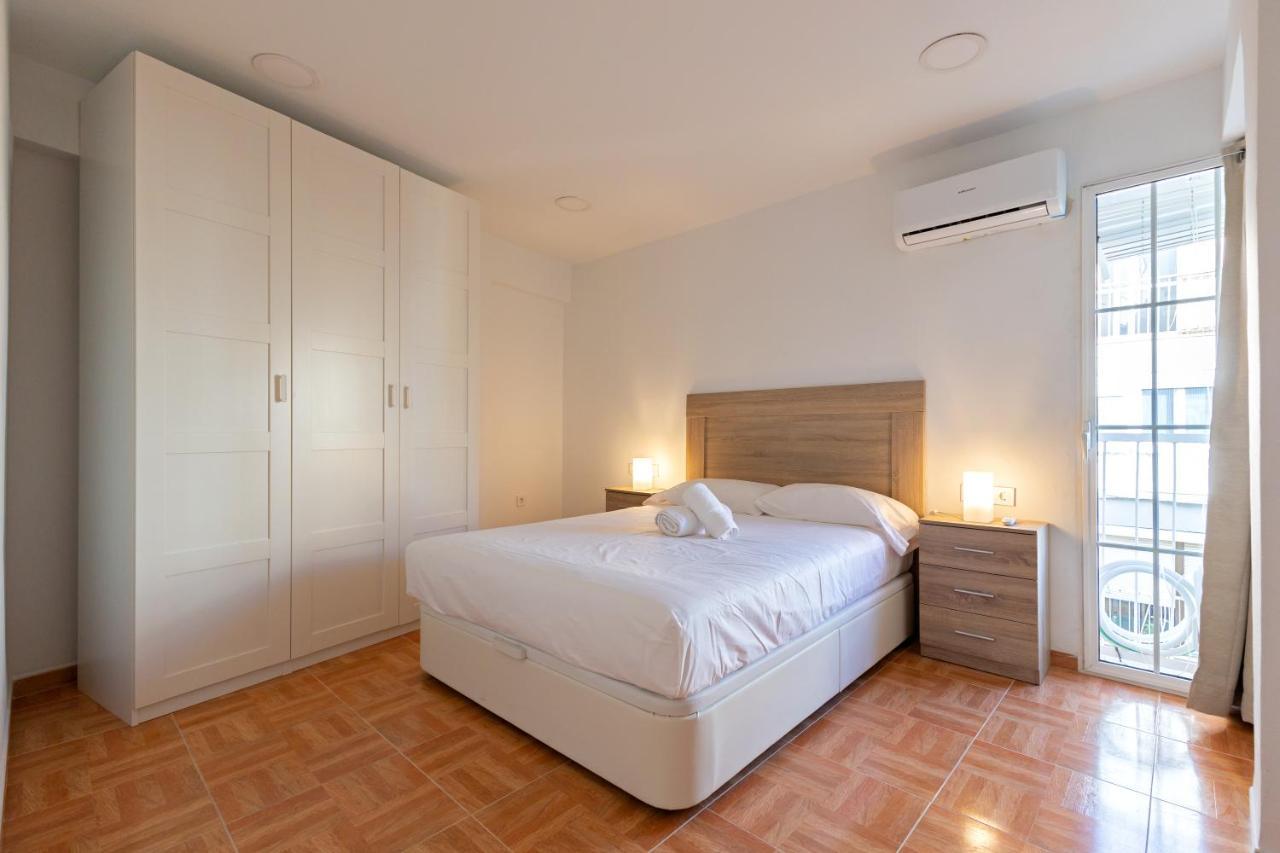 Charming 2 Bedroom At Triana Center By Oui