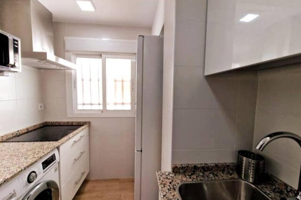 Moderno Zona Nervion. Wifi/ac Apartment Seville