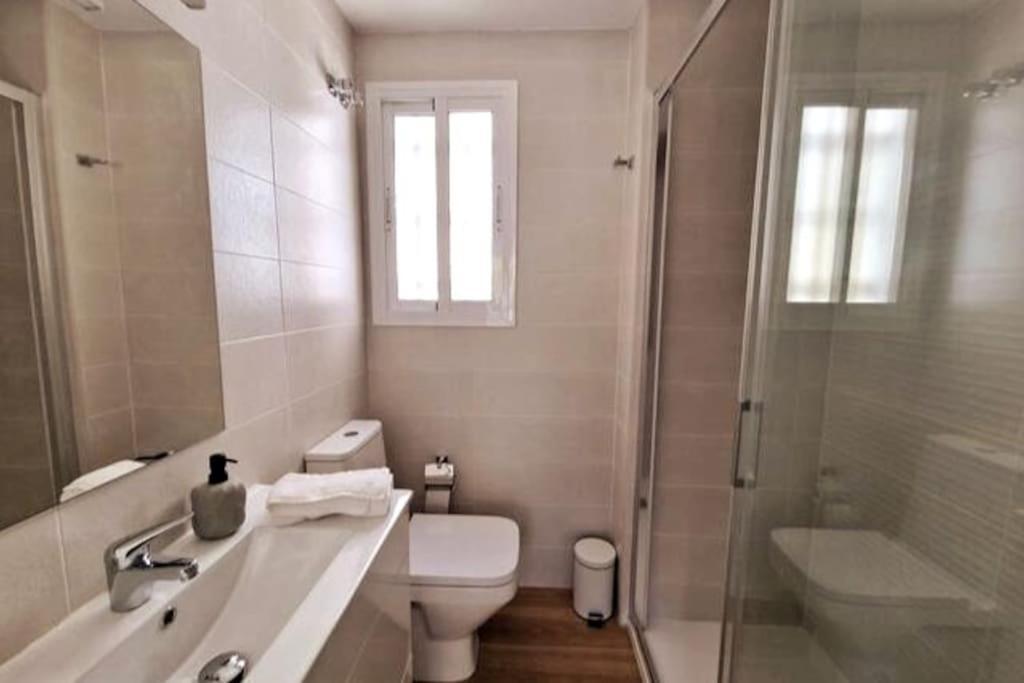 Apartment Moderno Zona Nervion. Wifi/ac