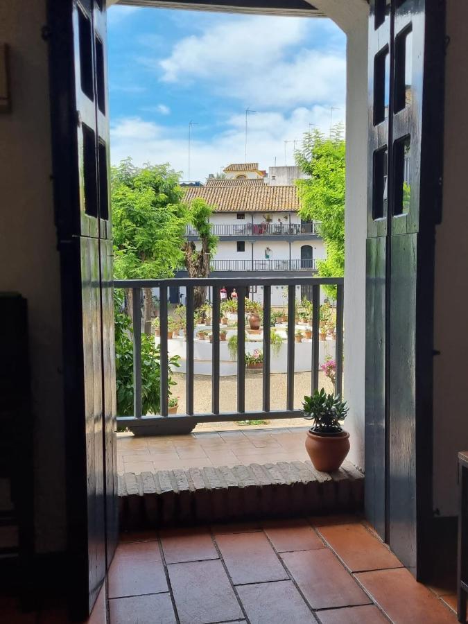 Con Patio Sevillano