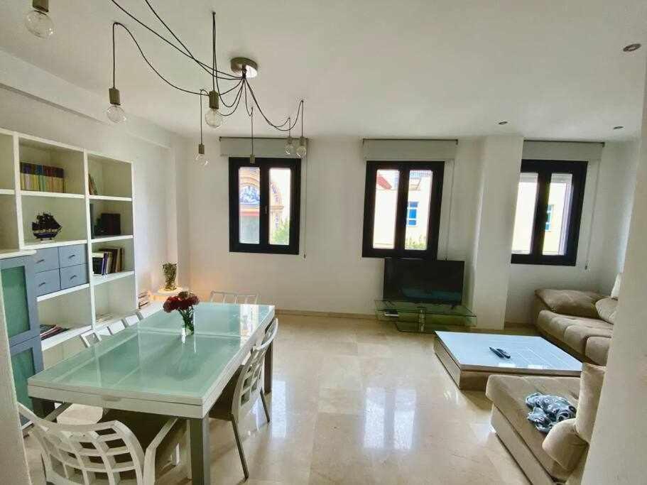 Apartment Atico Triplex En Pleno Triana Seville