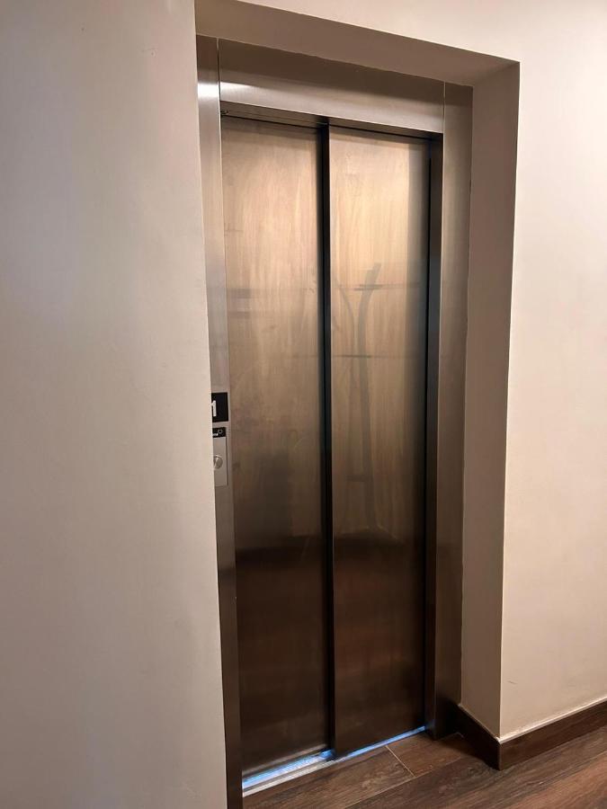 Moratin N3 150 M2 * Seville
