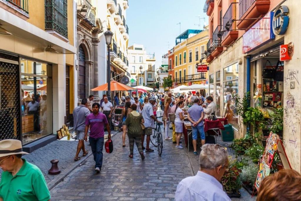 Agradable Con Bano Individual Homestay Seville