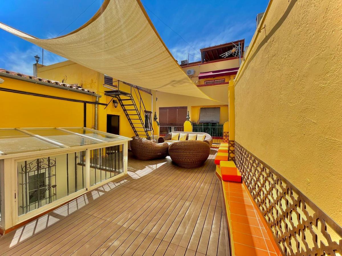 House -rooftop&jacuzzi -stayinseville *