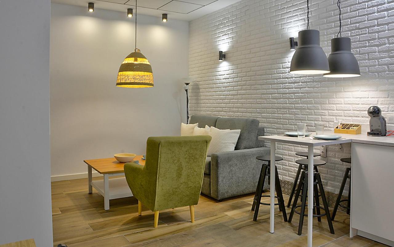 Apartsuite B&r Triana Arellano *