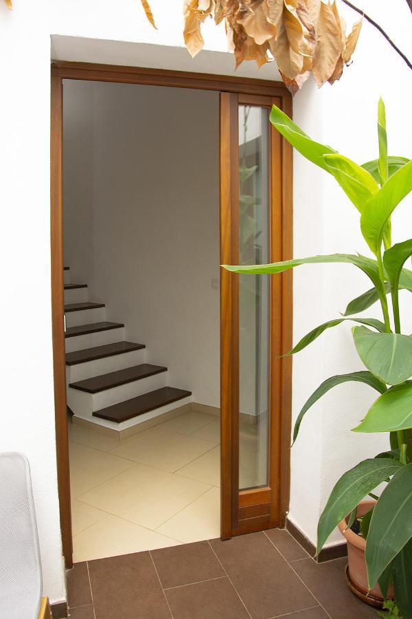 Casa De La Tinaja * Seville