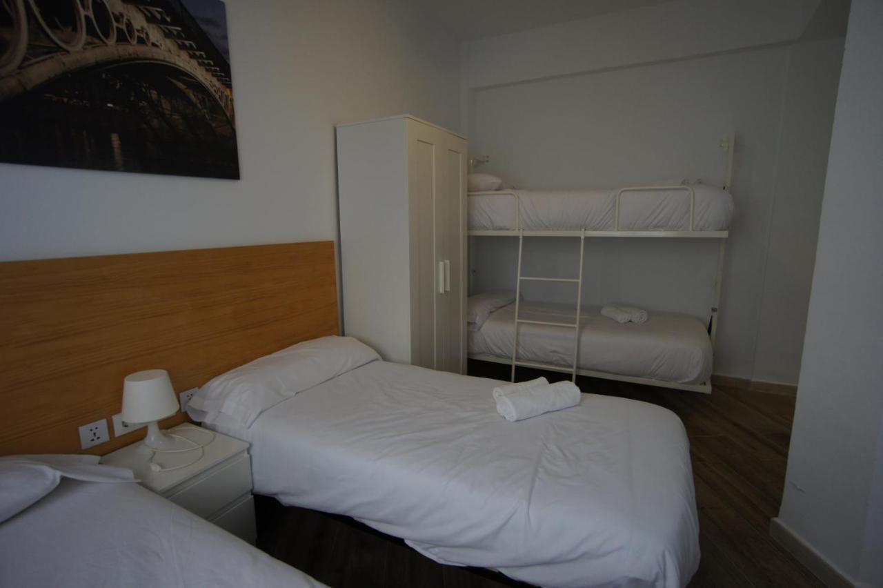 Rentalsevilla Espacioso Y Acogegor Apartamento De 3 * Seville