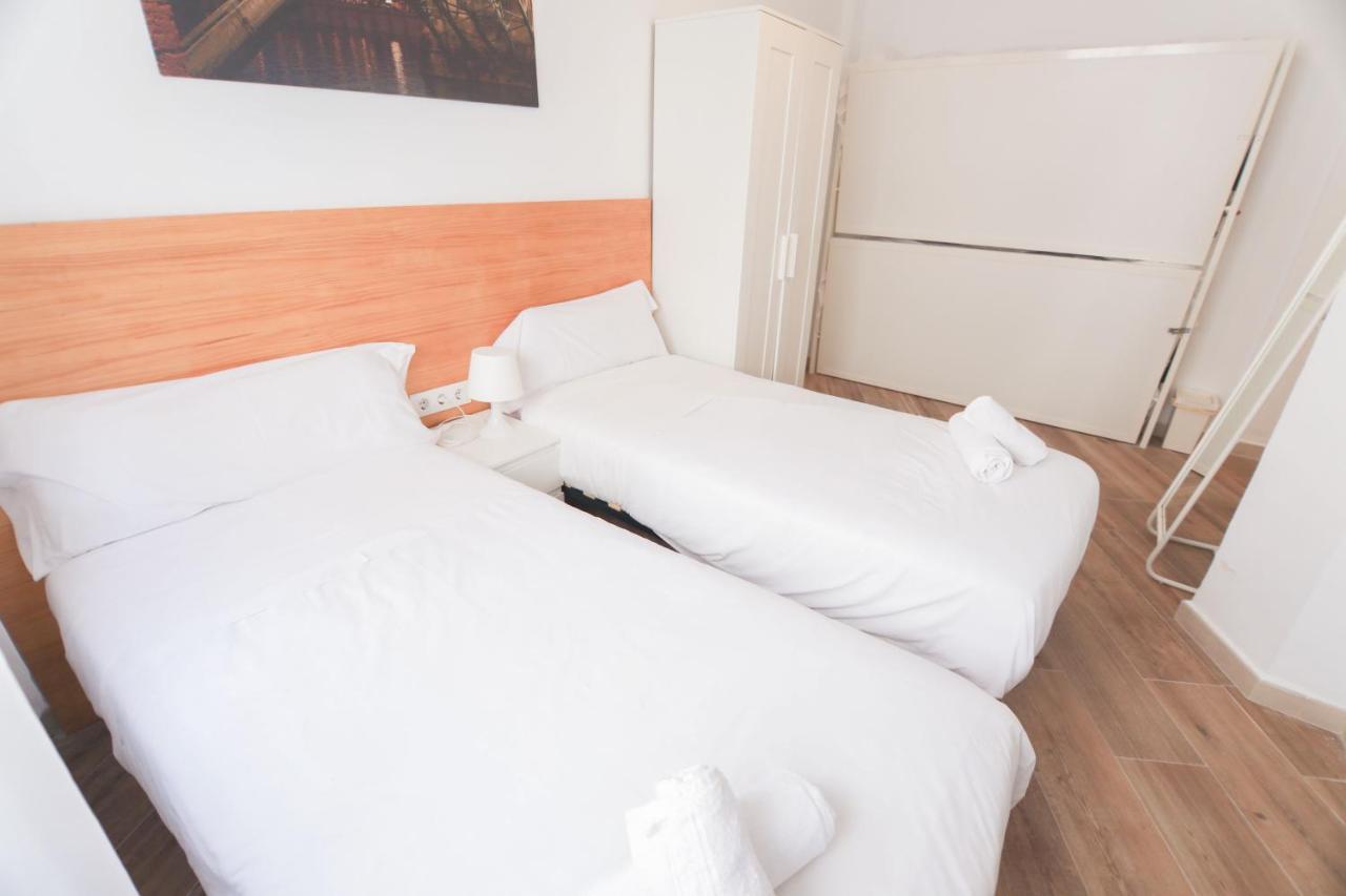 Rentalsevilla Espacioso Y Acogegor Apartamento De 3 *