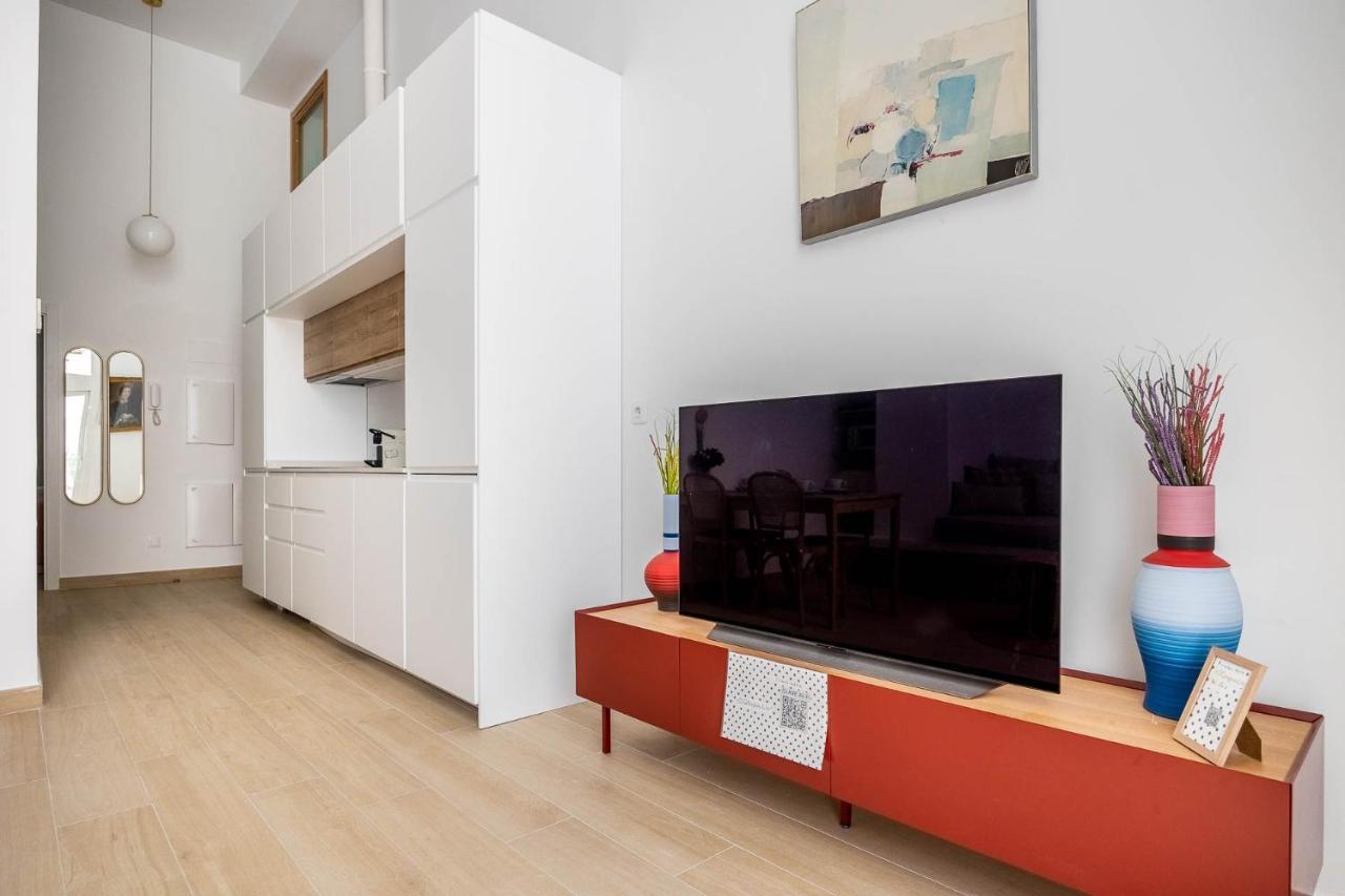 Apartment Pop Art Historia De Conde Negro Con Patio Privado *