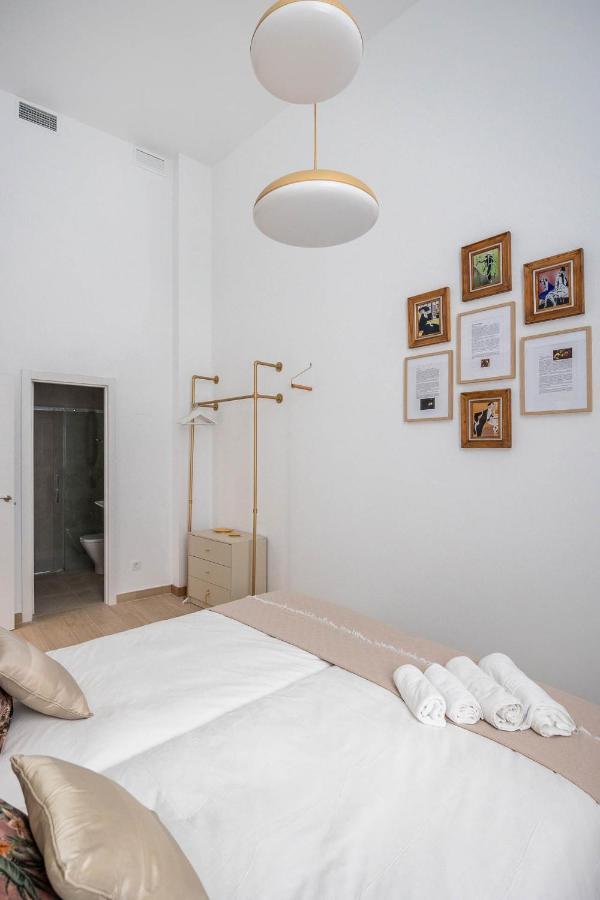 Pop Art Historia De Conde Negro Con Patio Privado Apartment