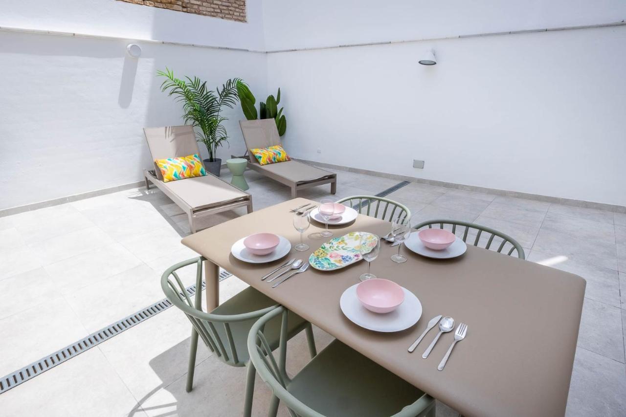 Apartment Pop Art Historia De Conde Negro Con Patio Privado Seville