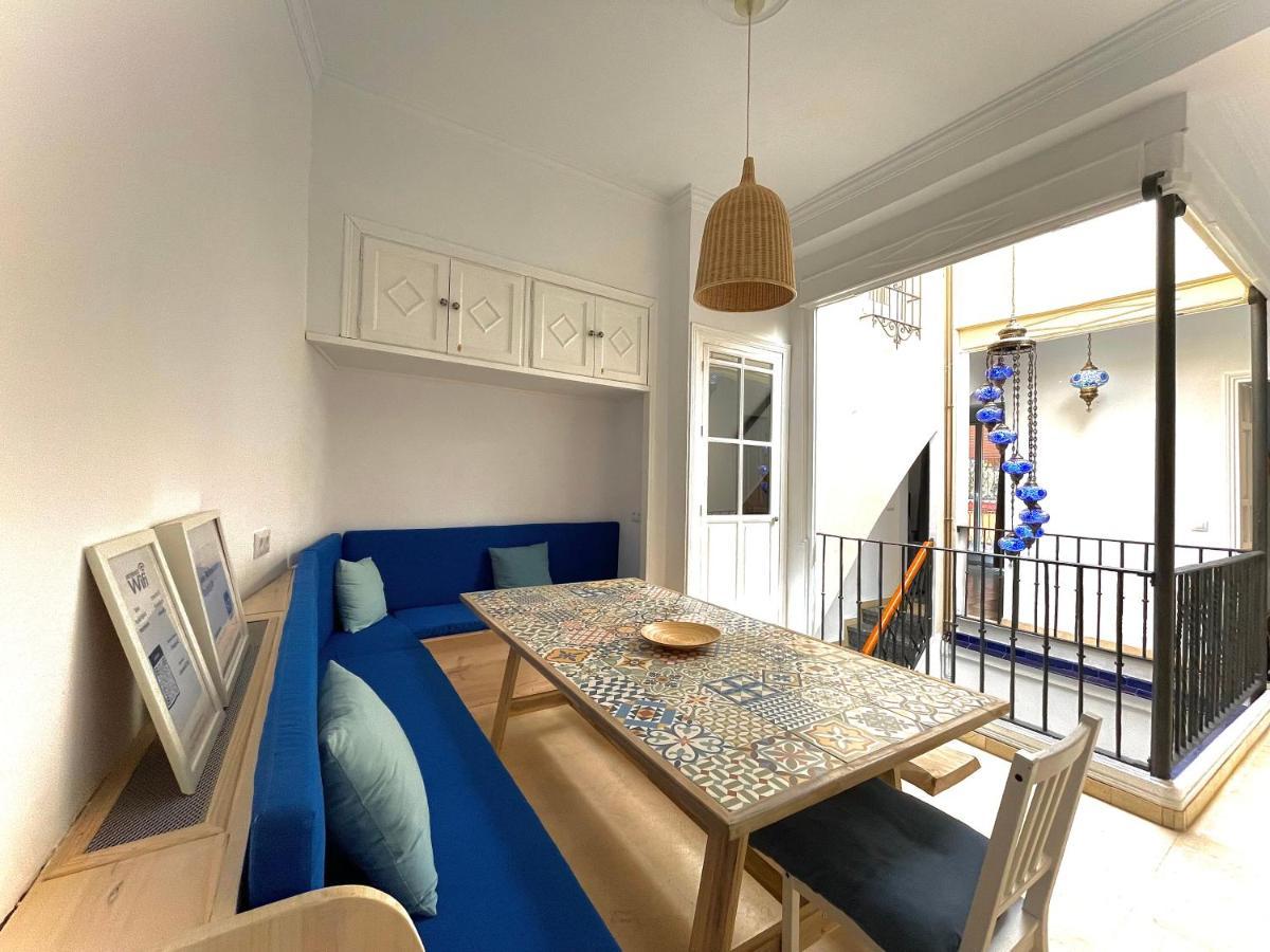 House -rooftop&jacuzzi -stayinseville Villa