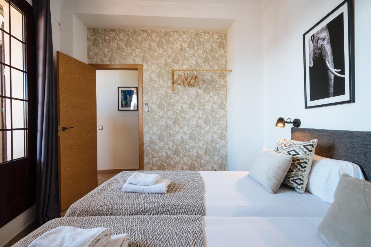 Homeyseville-amazing Penthouse Giralda Views 8 Pax, Parking Optional Apartment Seville