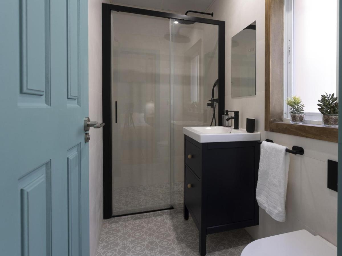 Beautiful Blue Triana Apartment Seville