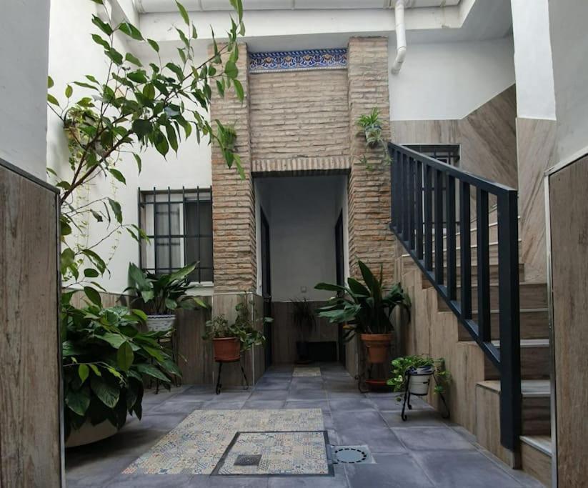 En El Fontanal, Casa- Patio De Vecinos * Seville
