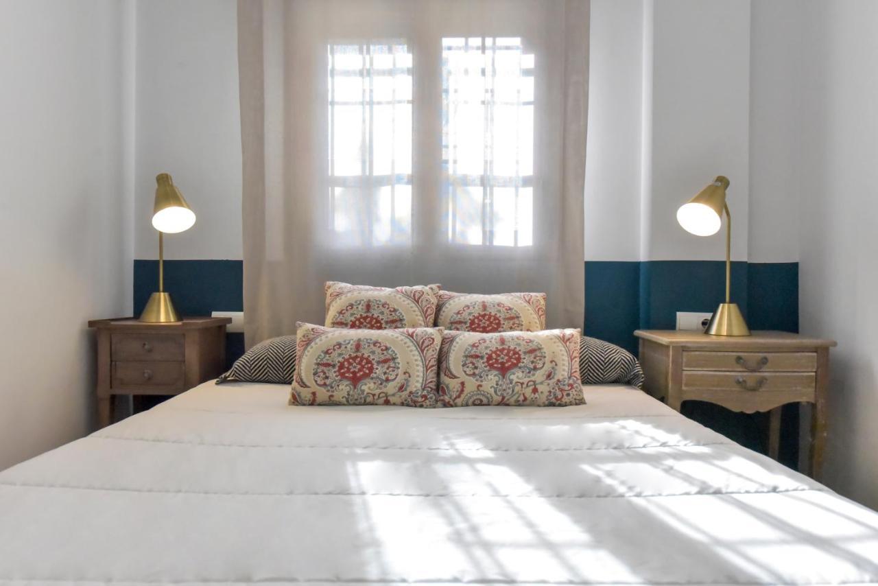 New! Retro In Neighbourhood Seville